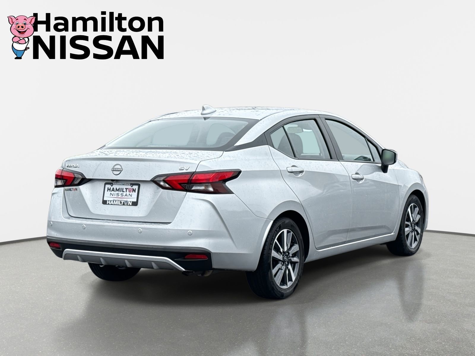 Used 2023 Nissan Versa SV image 2