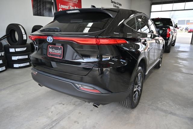 Used 2023 Toyota Venza LE image 6