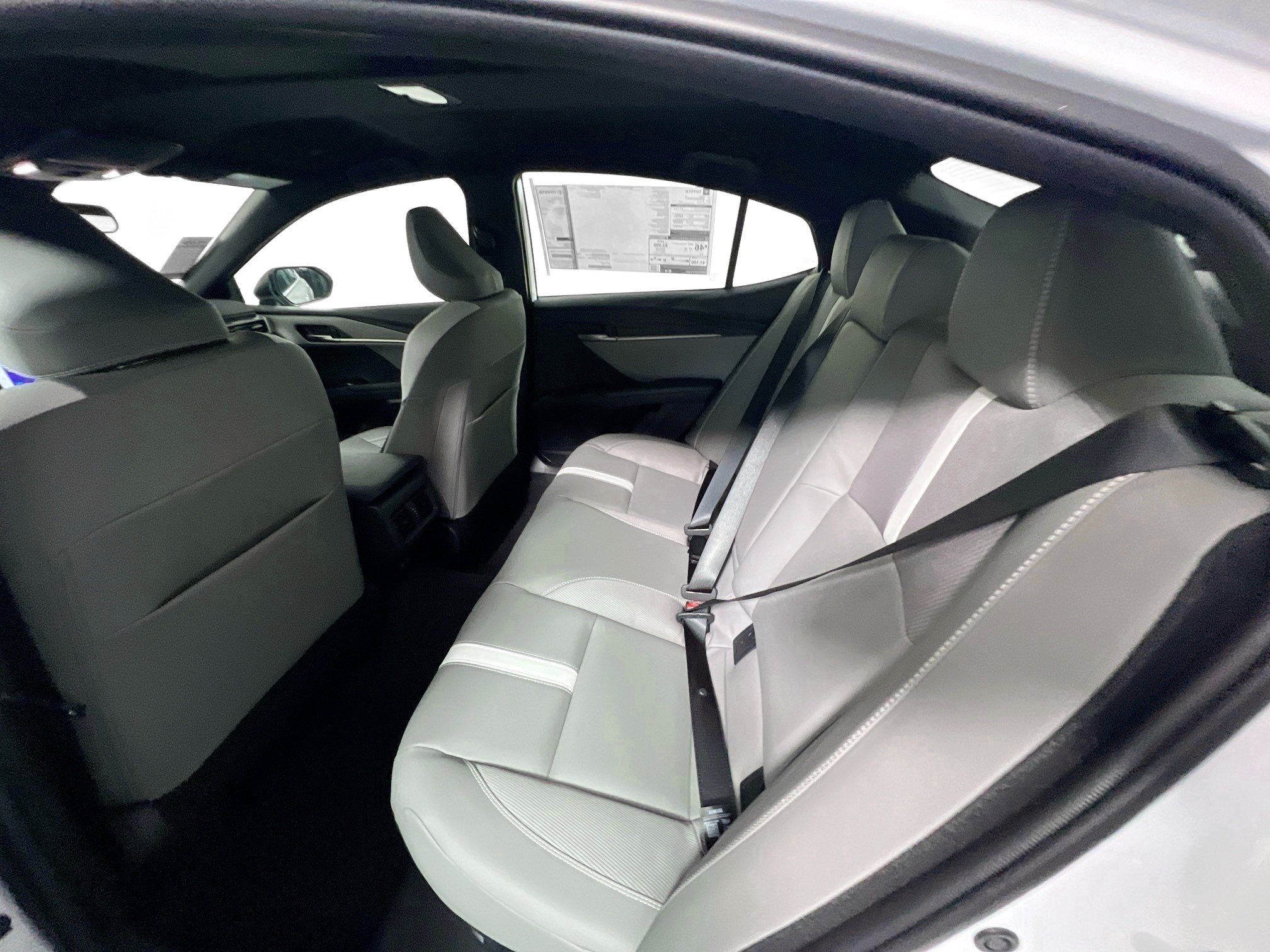 Used 2026 Toyota Camry SE FWD image 28