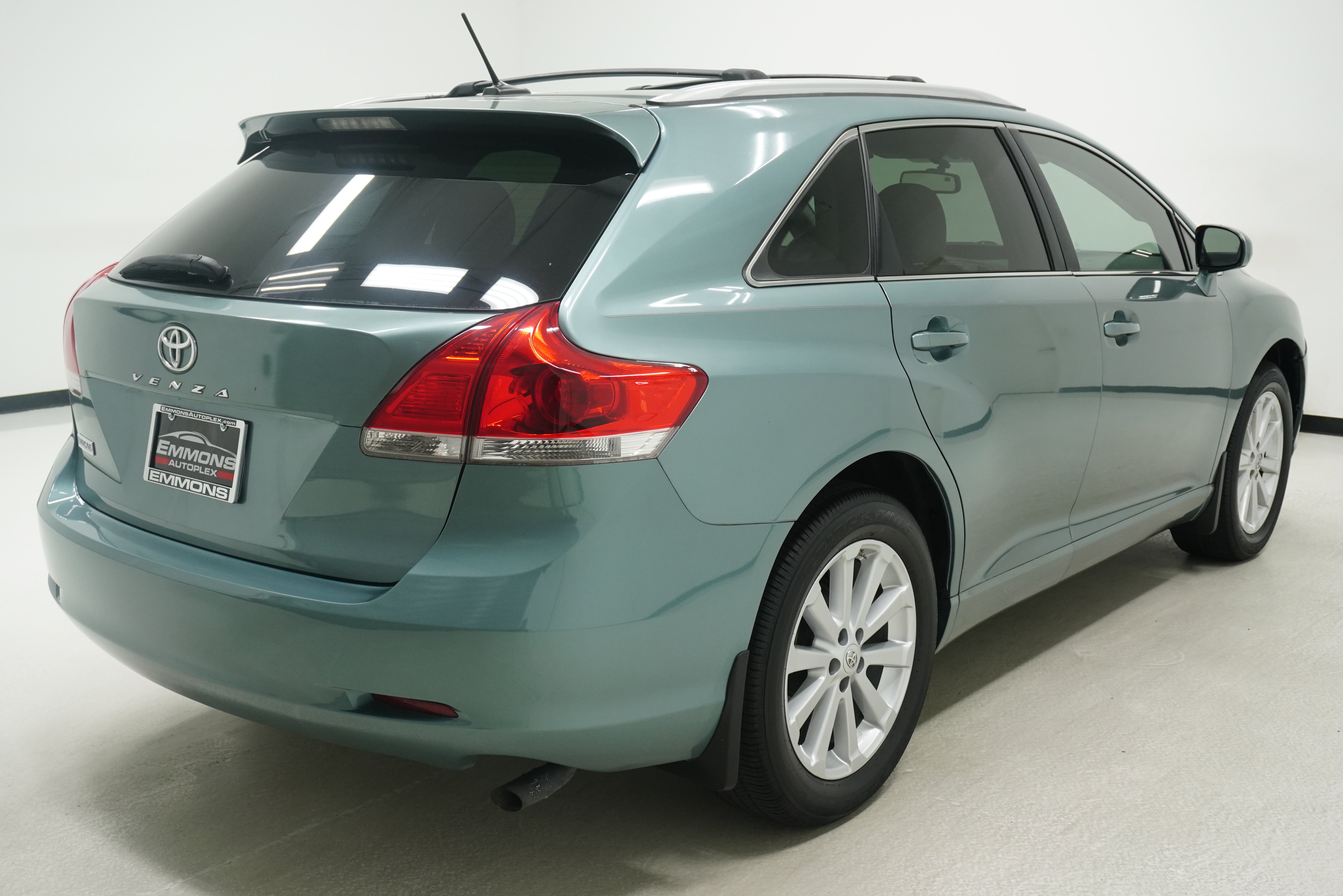 Used 2010 Toyota Venza FWD image 3