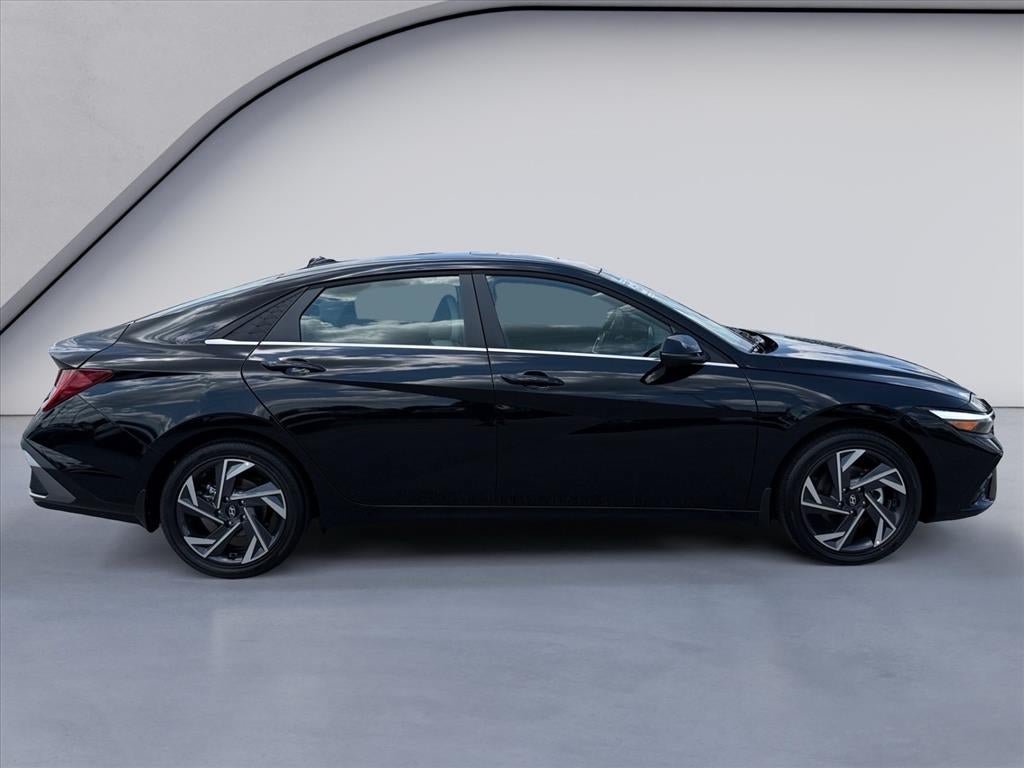 New 2026 Hyundai Elantra Limited FWD image 6