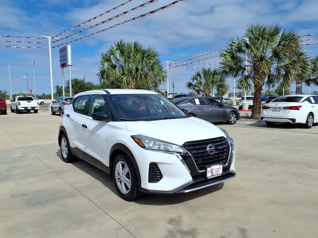 Used 2021 Nissan Kicks S image 7