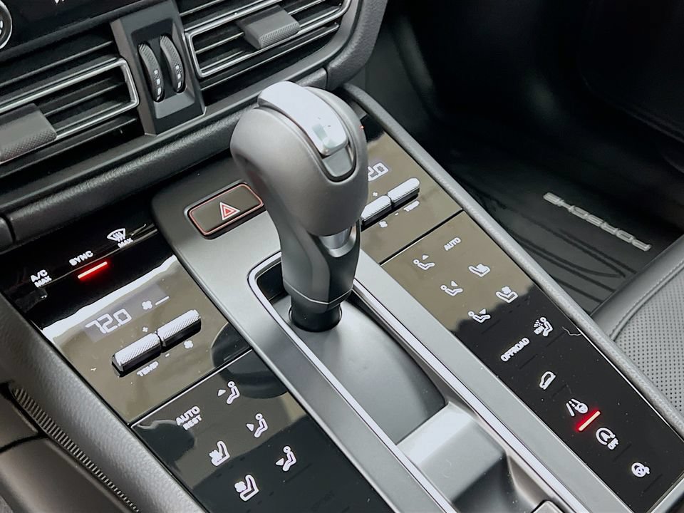 New 2026 Porsche Macan AWD/4WD image 19