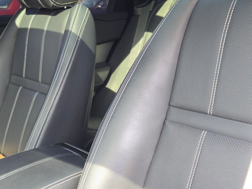 Used 2021 Land Rover Range Rover Velar R-Dynamic S image 23