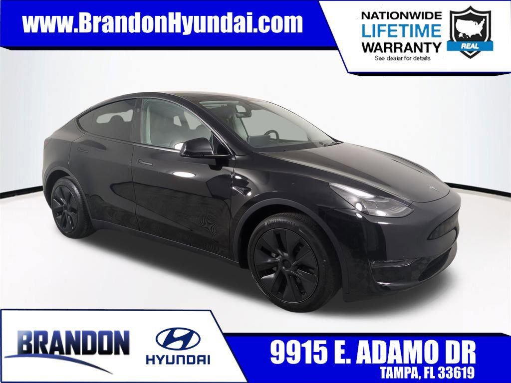 Used 2024 Tesla Model Y Long Range AWD/4WD image 1