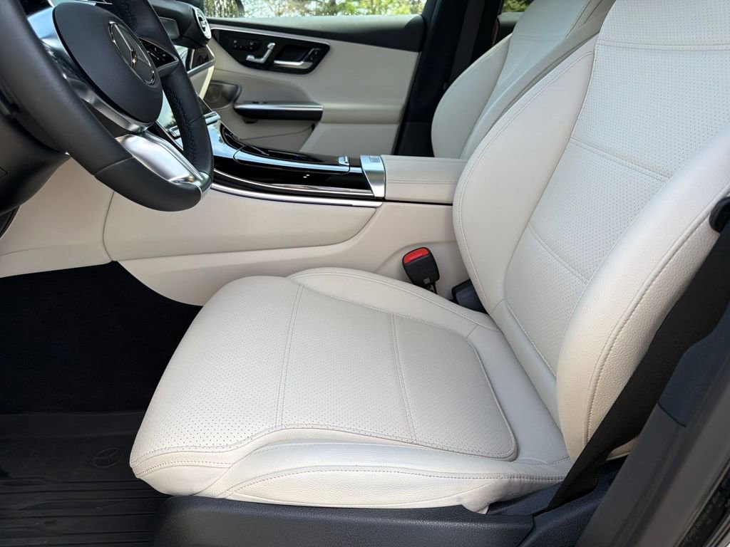 Used 2026 Mercedes-Benz GLC 300 image 19