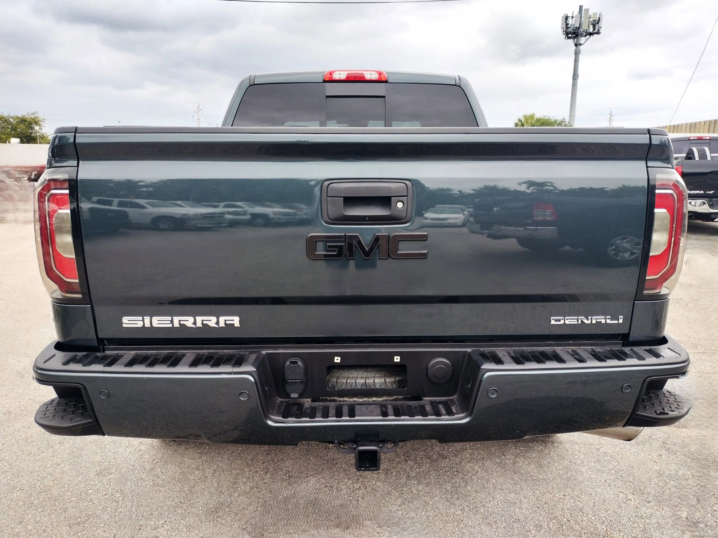 Used 2017 GMC Sierra 1500 Denali w/ Denali Ultimate Package AWD/4WD image 6