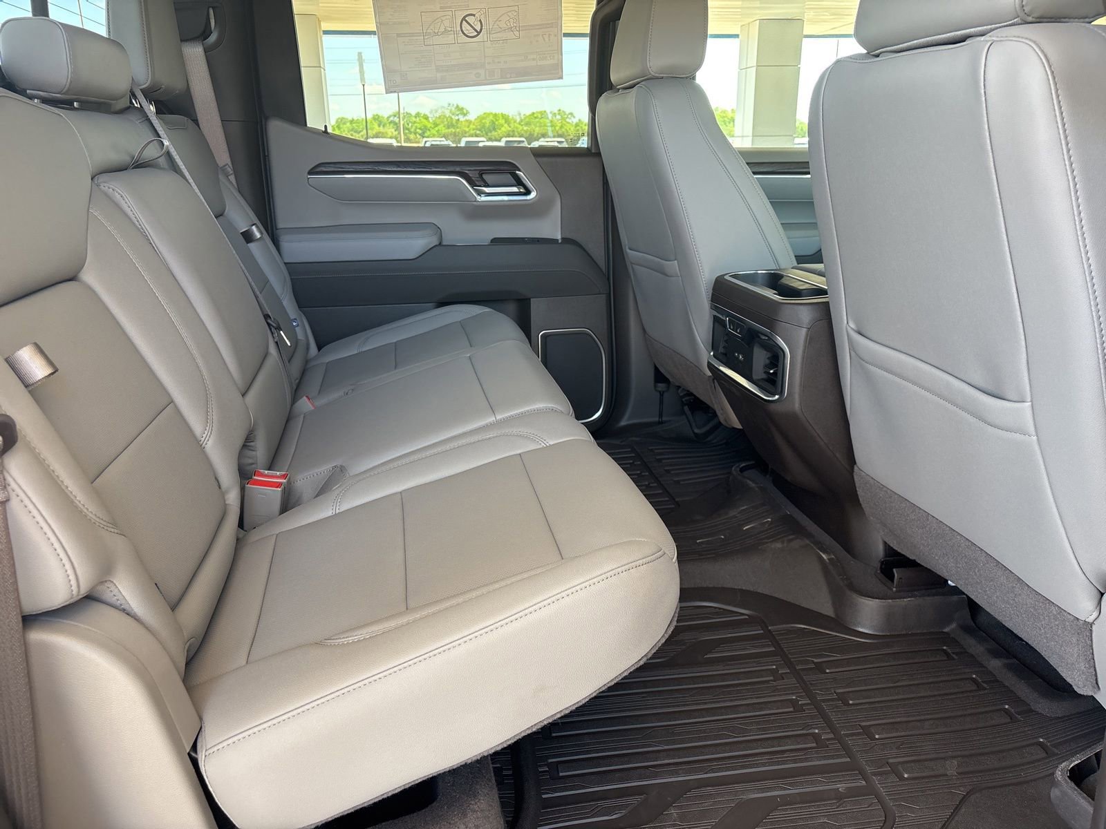 New 2026 GMC Sierra 1500 SLT image 18