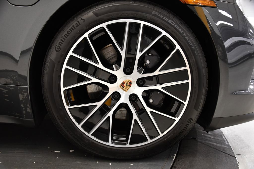 Used 2025 Porsche Taycan image 16