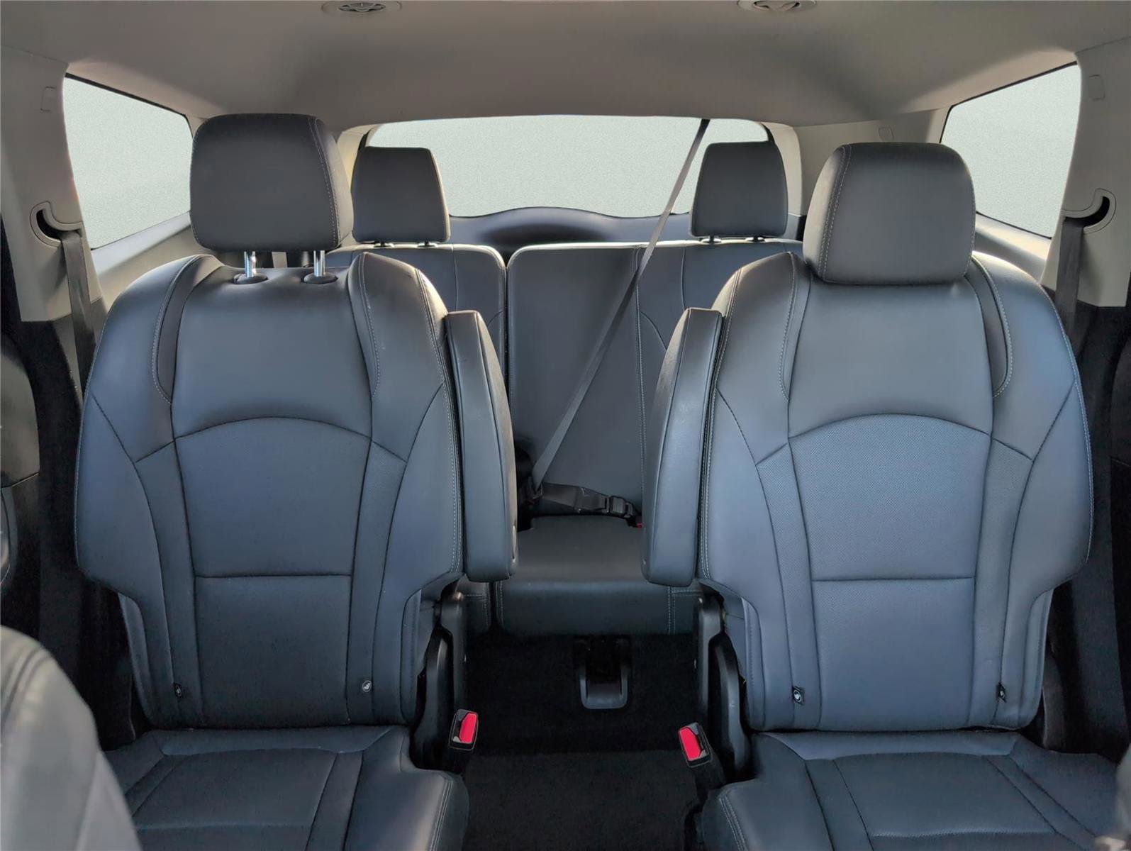 Used 2020 Buick Enclave Essence image 28