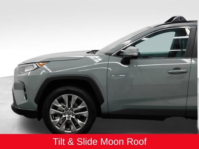 Used 2021 Toyota RAV4 XLE Premium image 5