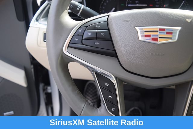 Used 2017 Cadillac XT5 Luxury w/ Driver Awareness Package FWD image 6