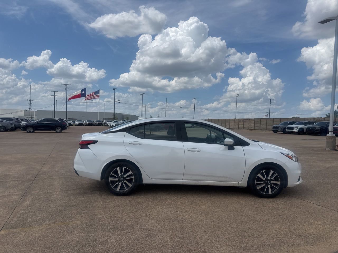 Certified 2022 Nissan Versa SV FWD image 22