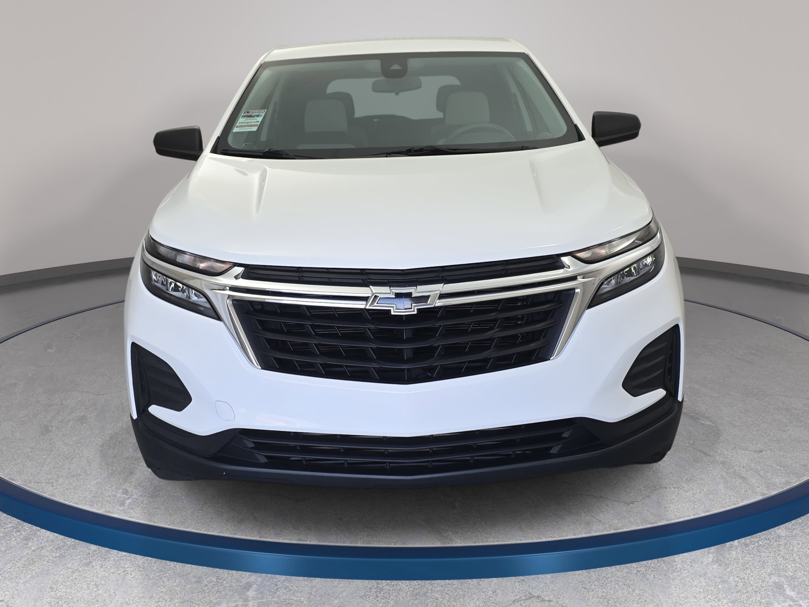 Used 2022 Chevrolet Equinox LS w/ LS Convenience Package image 2