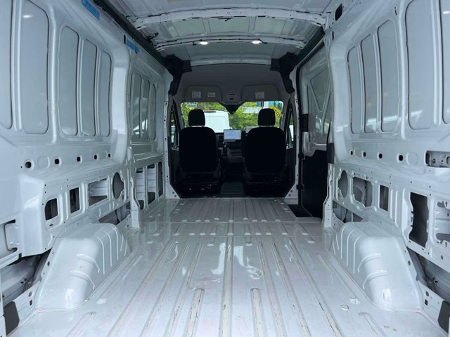 Used 2026 Ford Transit 250 148 Medium Roof RWD image 9