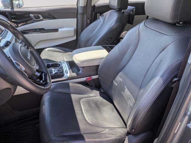 Used 2022 Kia Carnival SX Prestige image 22