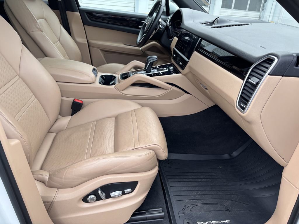 Used 2019 Porsche Cayenne AWD/4WD image 28