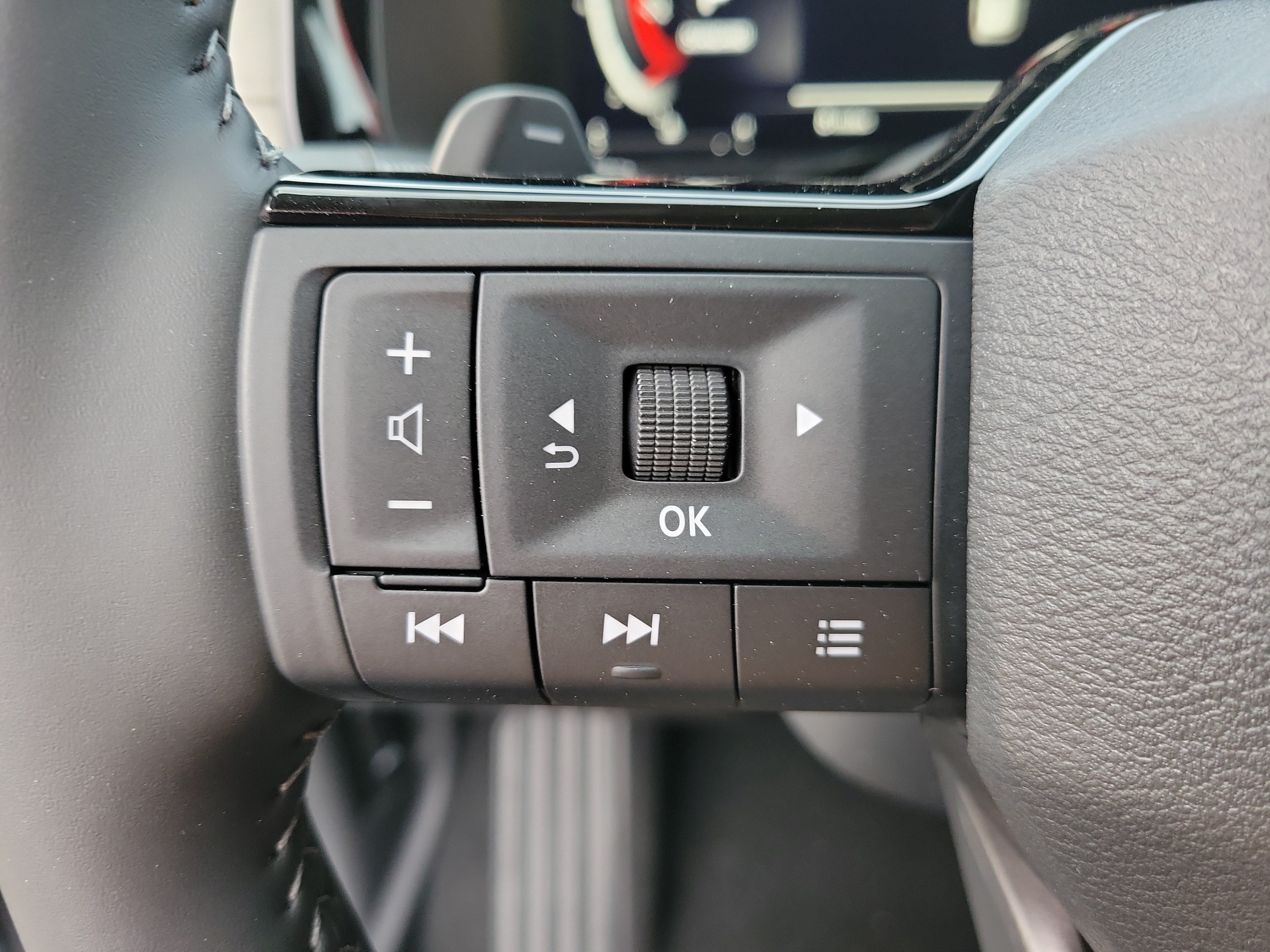 New 2026 Nissan Pathfinder SL FWD image 21