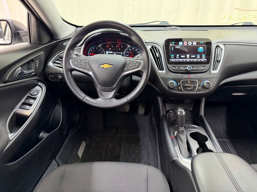 Used 2018 Chevrolet Malibu LT FWD image 27