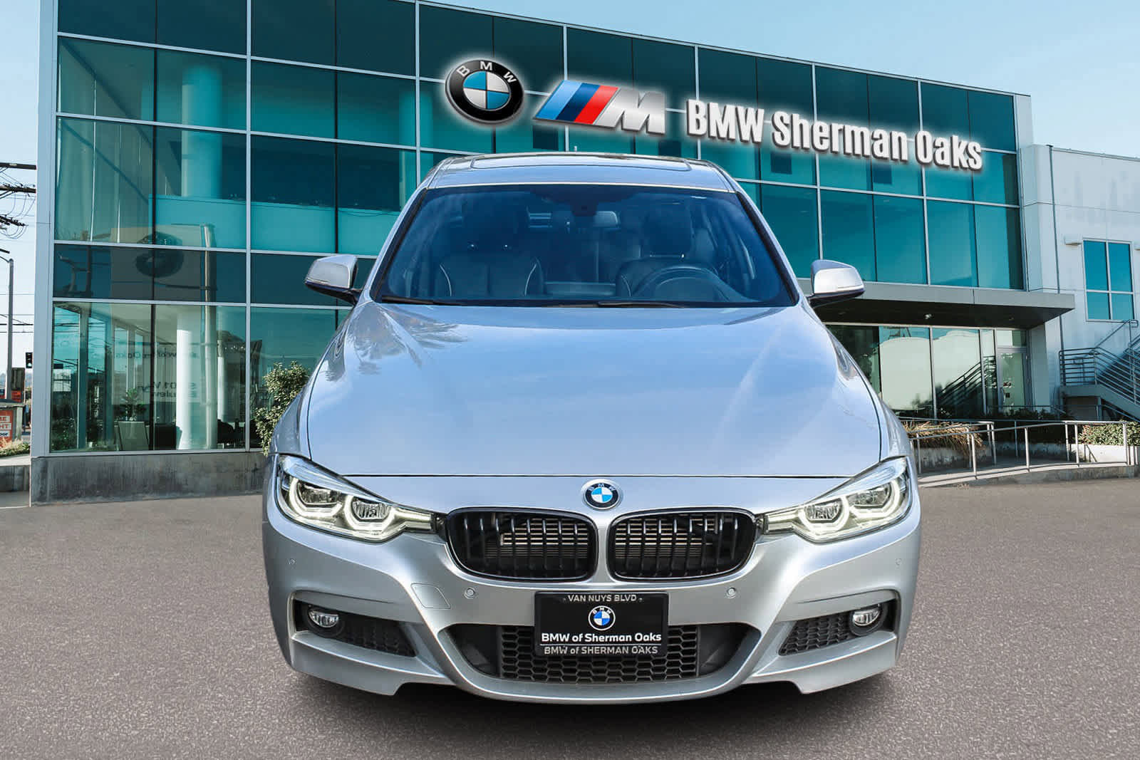 Used 2018 BMW 330e image 2