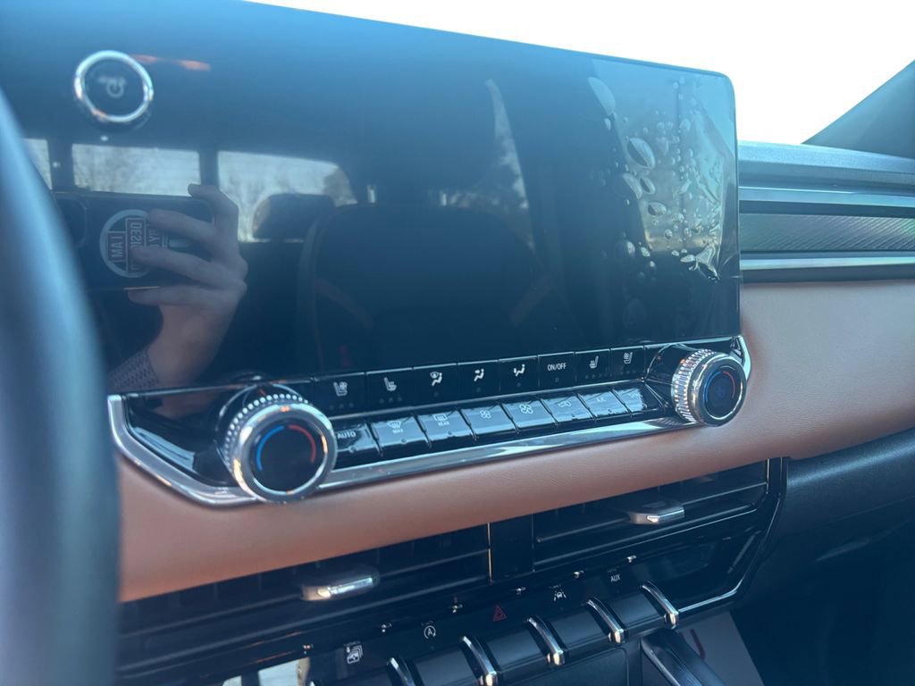 Certified 2024 GMC Canyon AT4 w/ AT4 Premium Package image 27