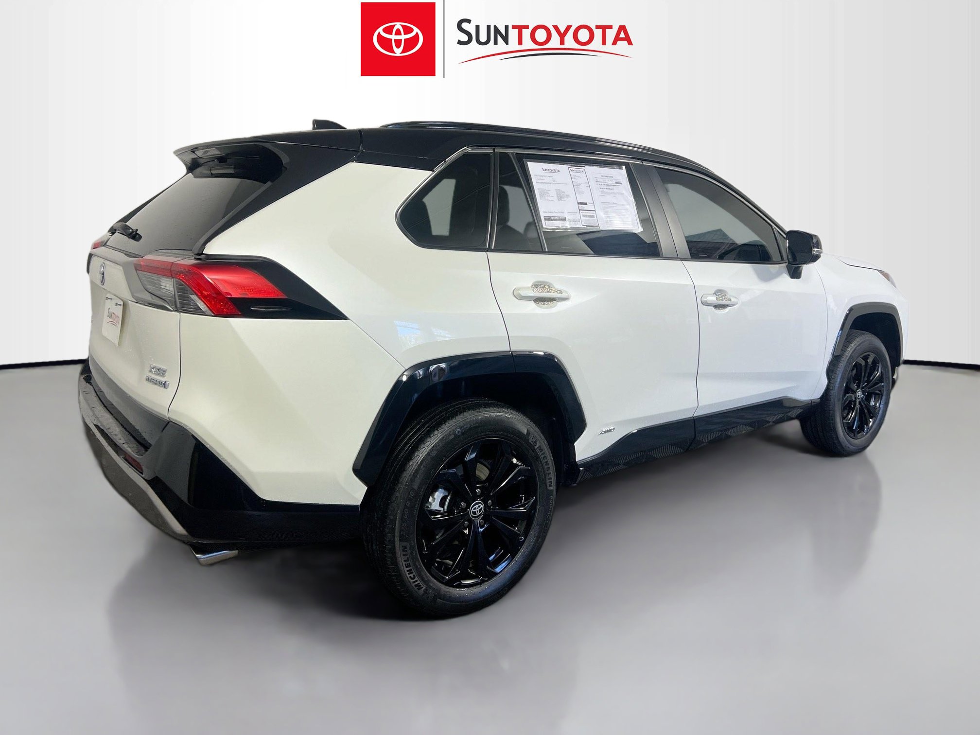 Used 2022 Toyota RAV4 XSE w/ XSE Grade Weather Package image 4