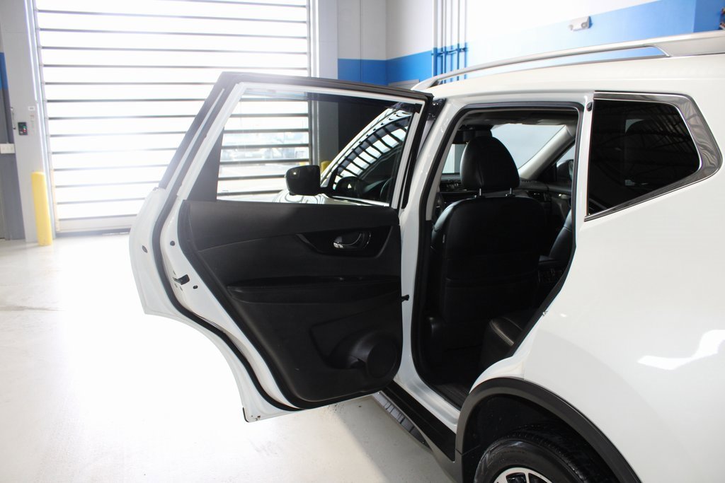 Used 2019 Nissan Rogue SL image 17