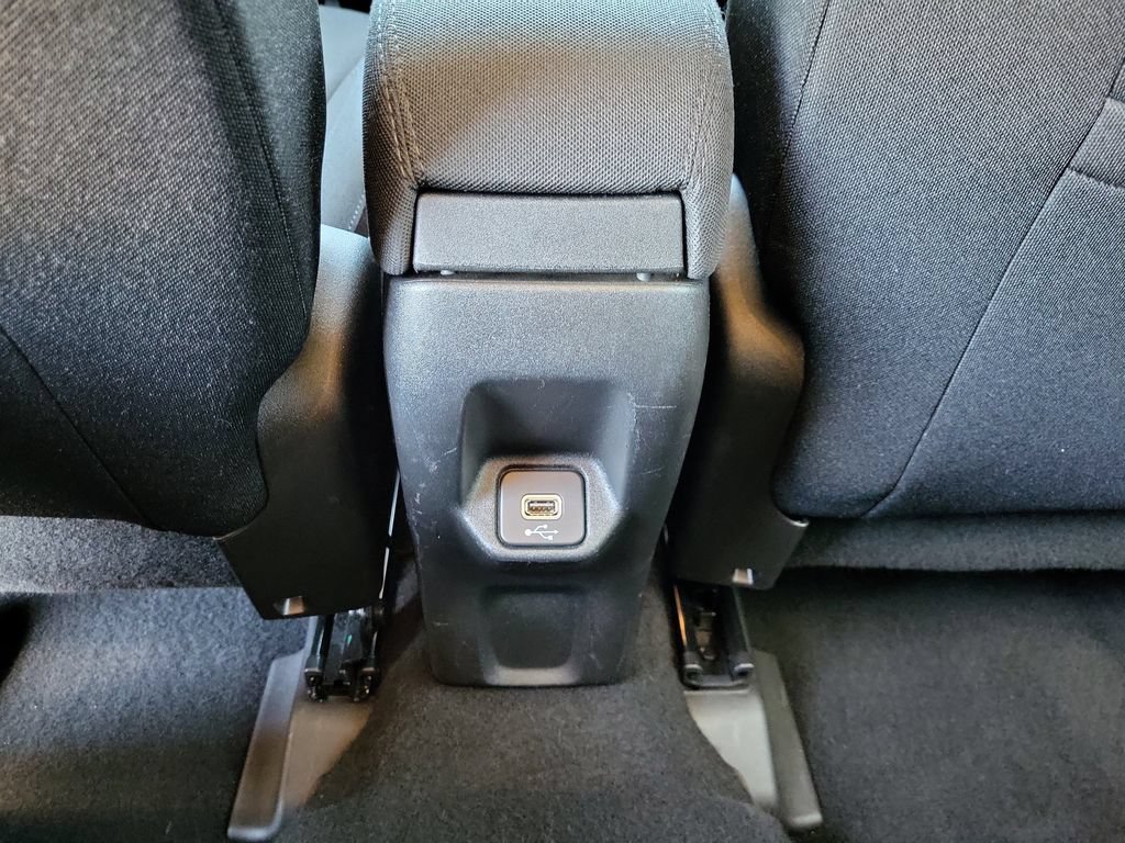 Used 2019 Jeep Renegade Latitude w/ Cold Weather Group AWD/4WD image 16