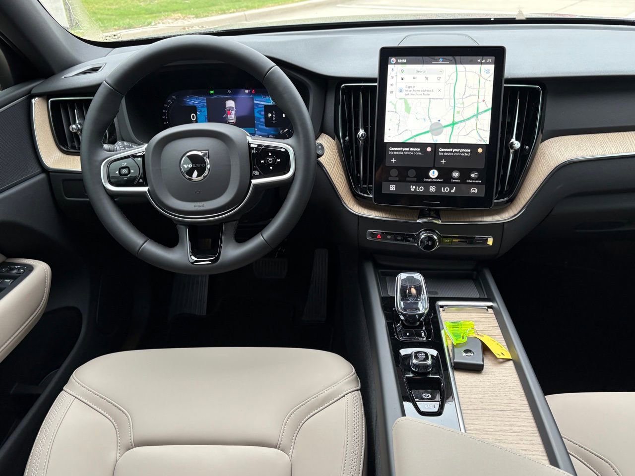 New 2026 Volvo XC60 B5 Core w/ Protection Package Premier AWD/4WD image 12
