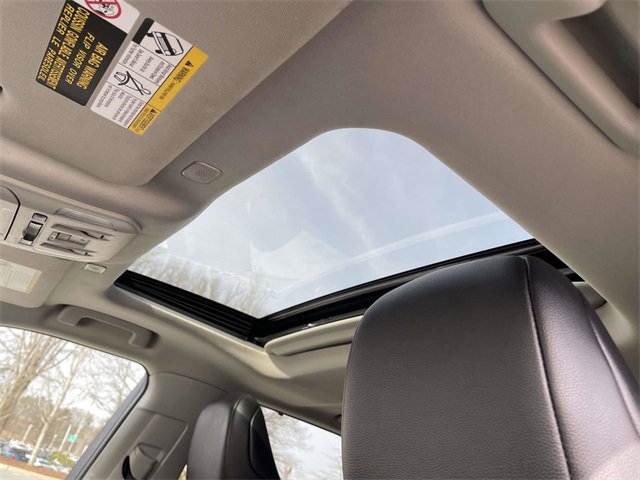 Used 2024 Toyota Highlander XLE image 24