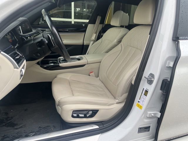 Used 2019 BMW 740i w/ Executive Package RWD image 7