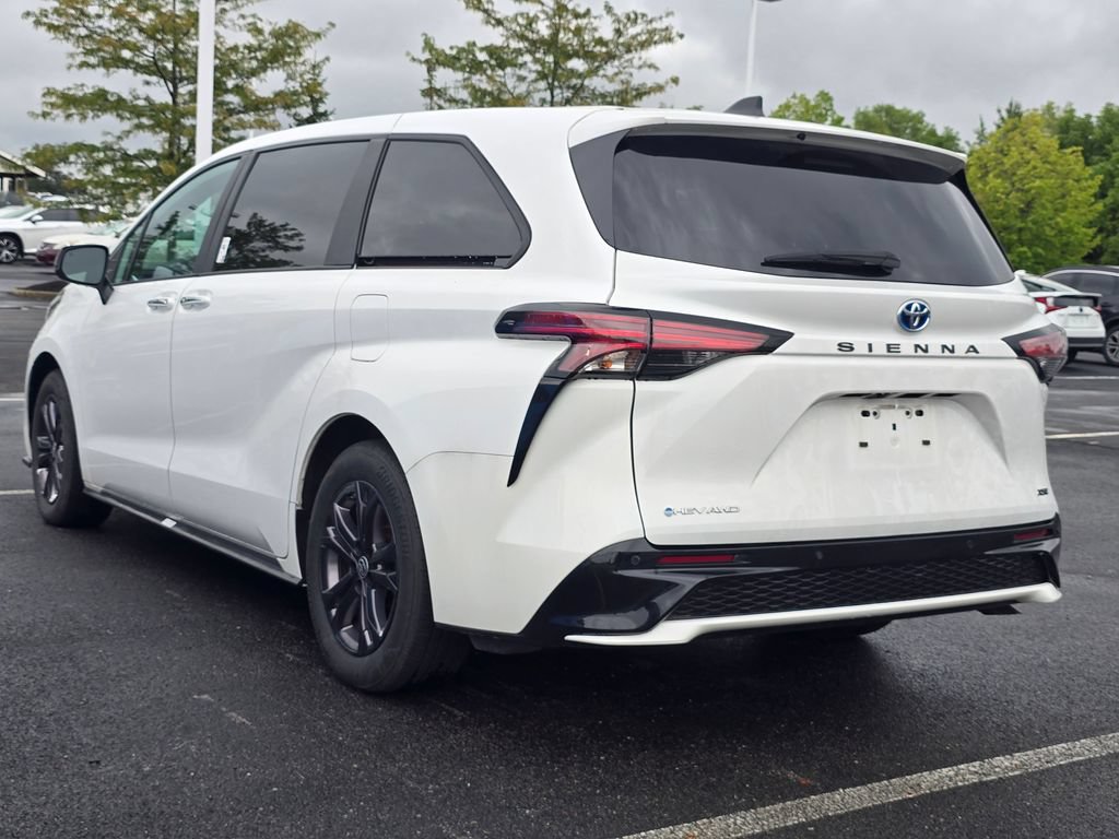 Certified 2025 Toyota Sienna XSE AWD/4WD image 6