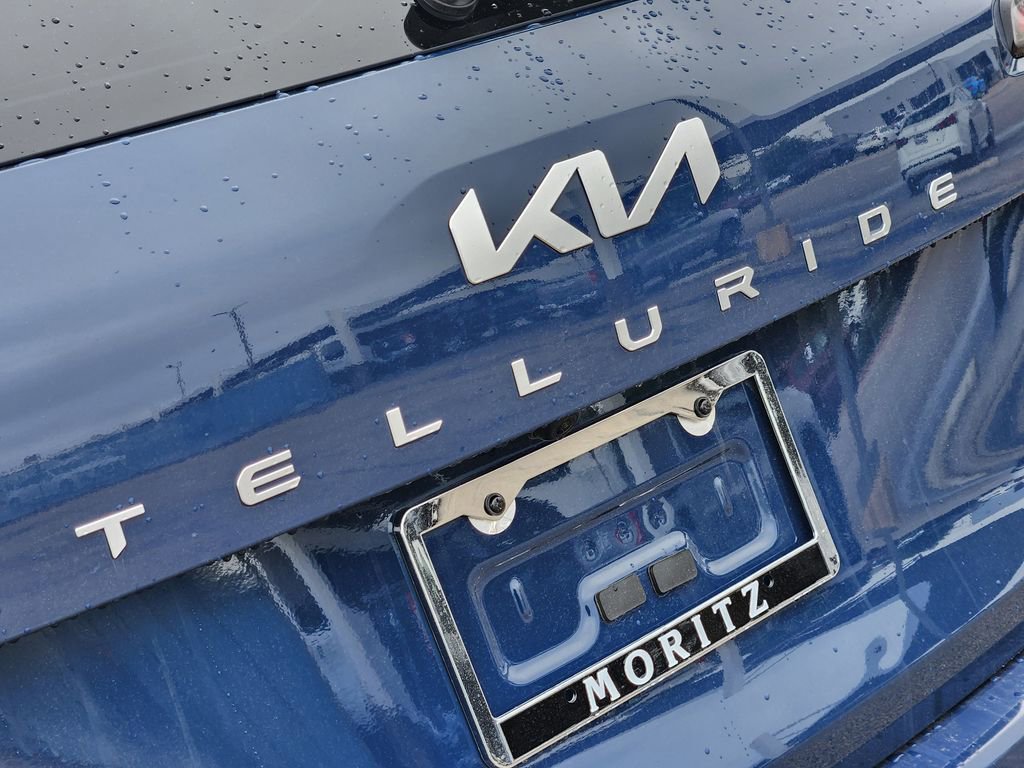 Used 2025 Kia Telluride EX w/ EX Captain's Chair Package FWD image 12