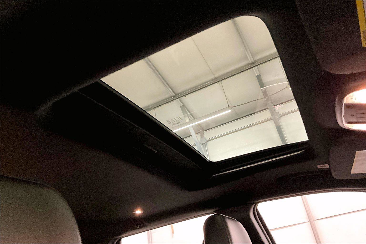 Used 2019 Jeep Grand Cherokee Limited image 21