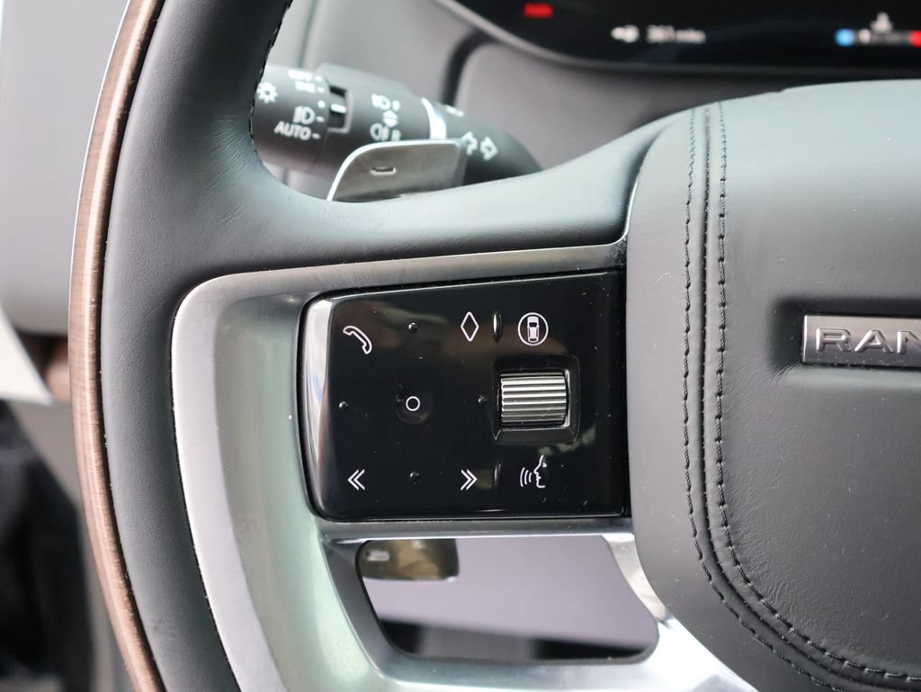 Certified 2025 Land Rover Range Rover Autobiography AWD/4WD image 33
