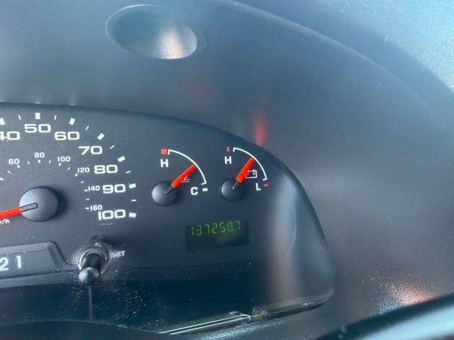 Used 2006 Ford E-250 and Econoline 250 RWD image 12