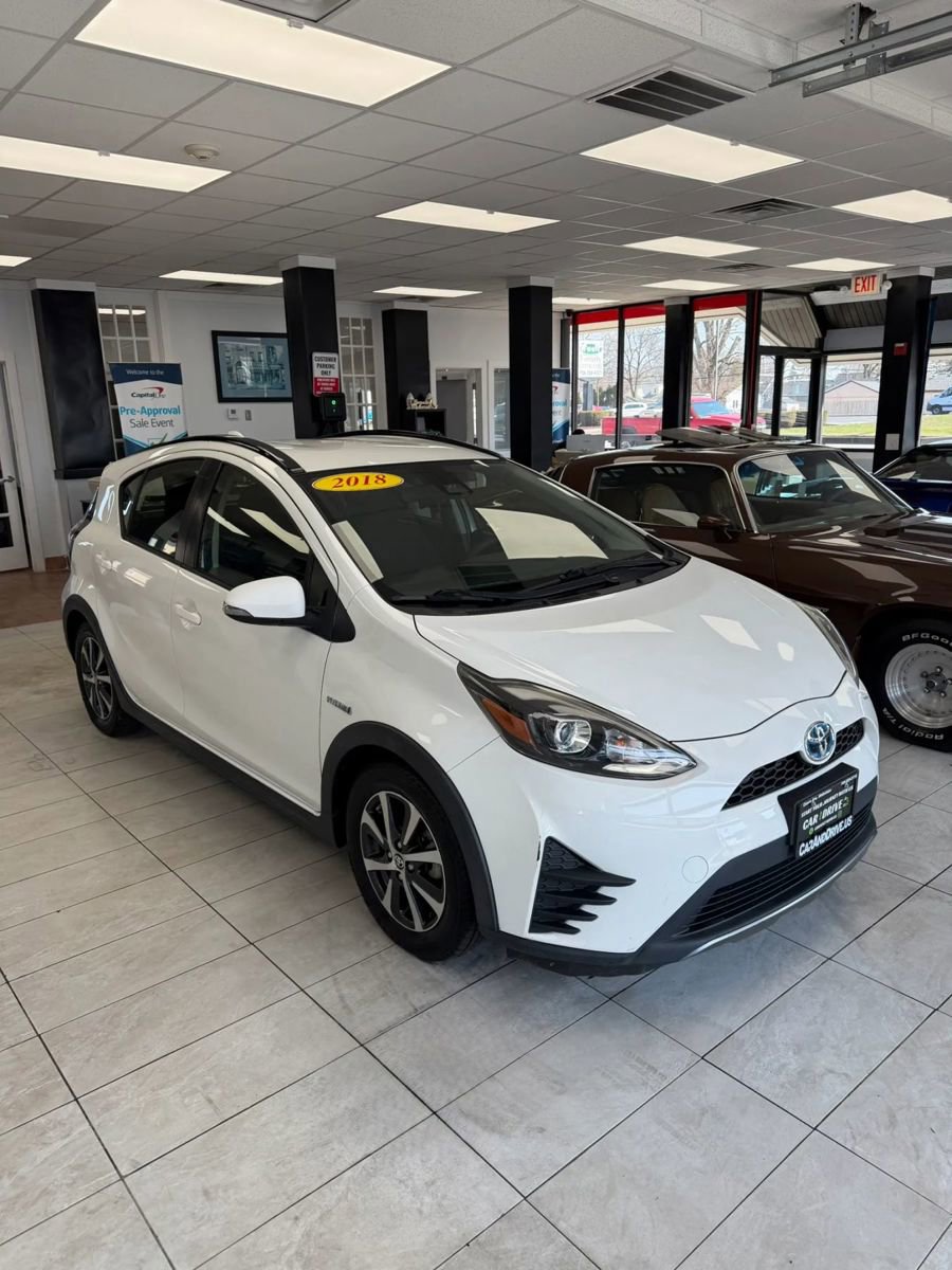 Used 2018 Toyota Prius C Two image 3