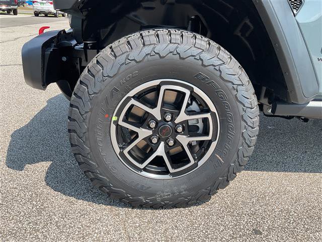 New 2025 Jeep Wrangler Unlimited Rubicon w/ Technology Group image 13
