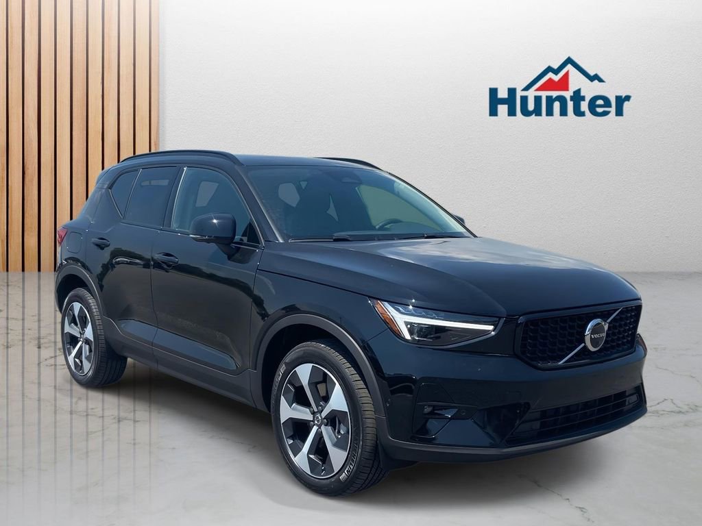 New 2026 Volvo XC40 B5 Plus w/ Protection Package Premier