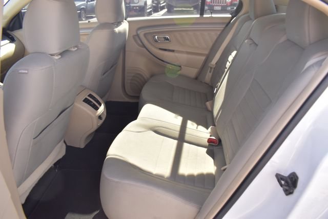 Used 2016 Ford Taurus SE FWD image 20