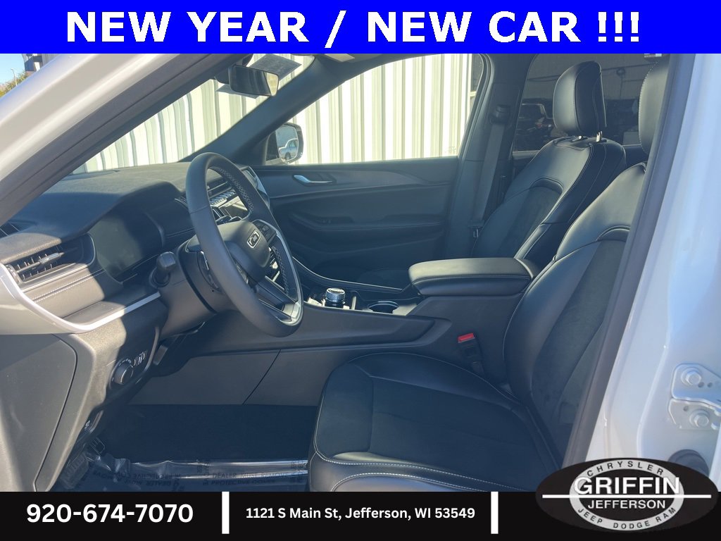 Used 2025 Jeep Grand Cherokee L Altitude image 7