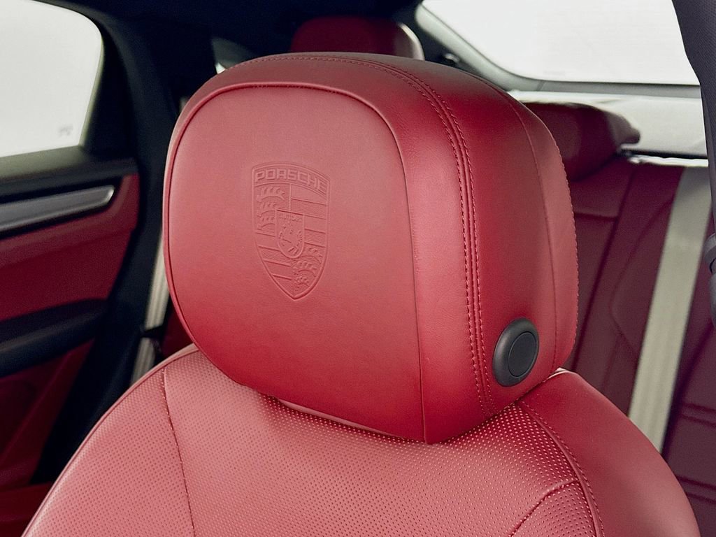 Certified 2023 Porsche Cayenne Platinum Edition w/ Premium Package Plus (PIA) AWD/4WD image 14