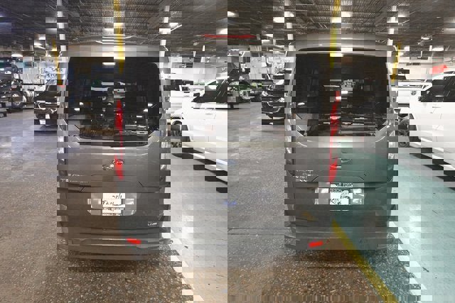 Used 2017 Ford Transit Connect XL image 4