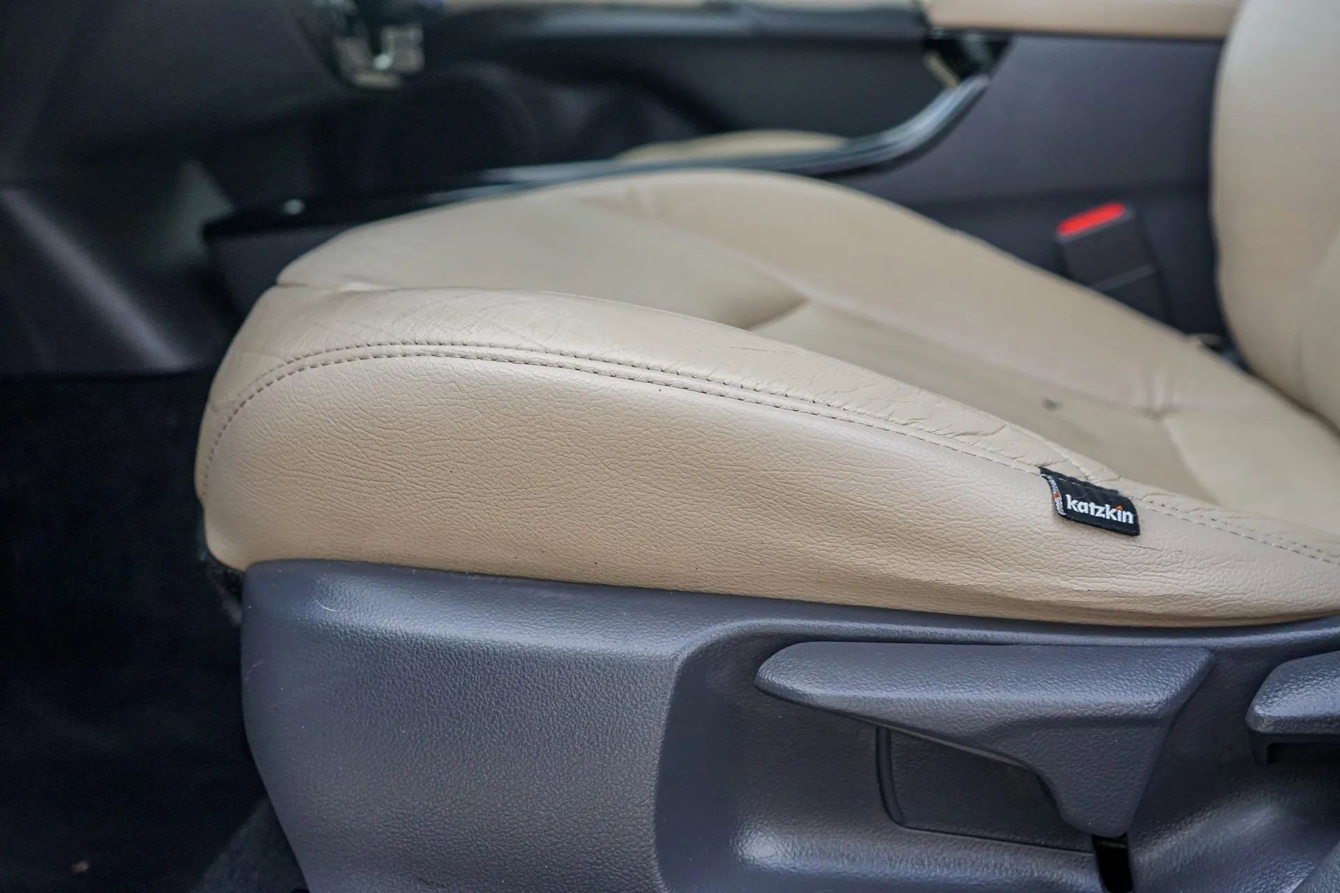 Used 2016 Toyota Prius Three FWD image 29