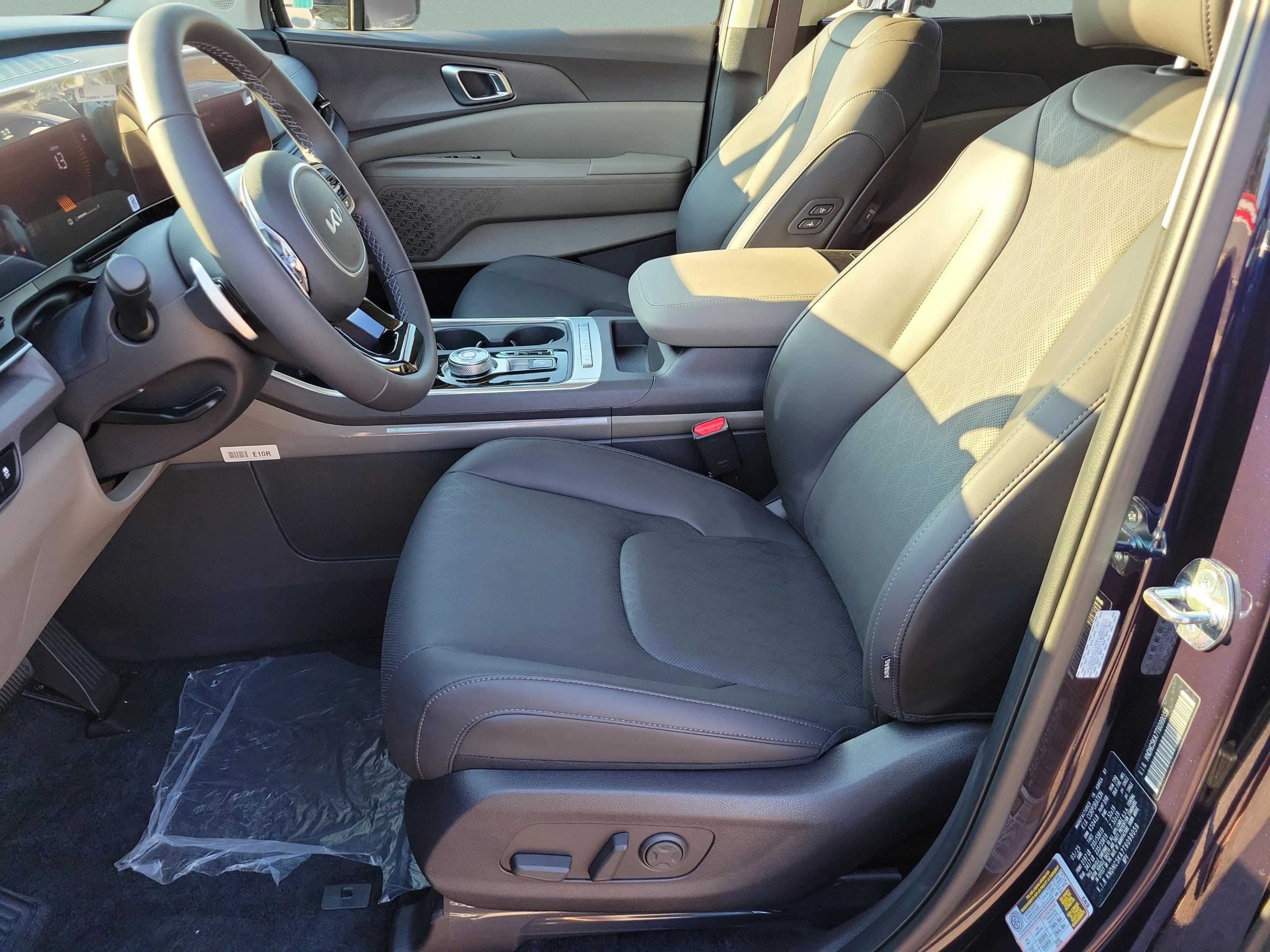 New 2026 Kia Carnival EX image 31