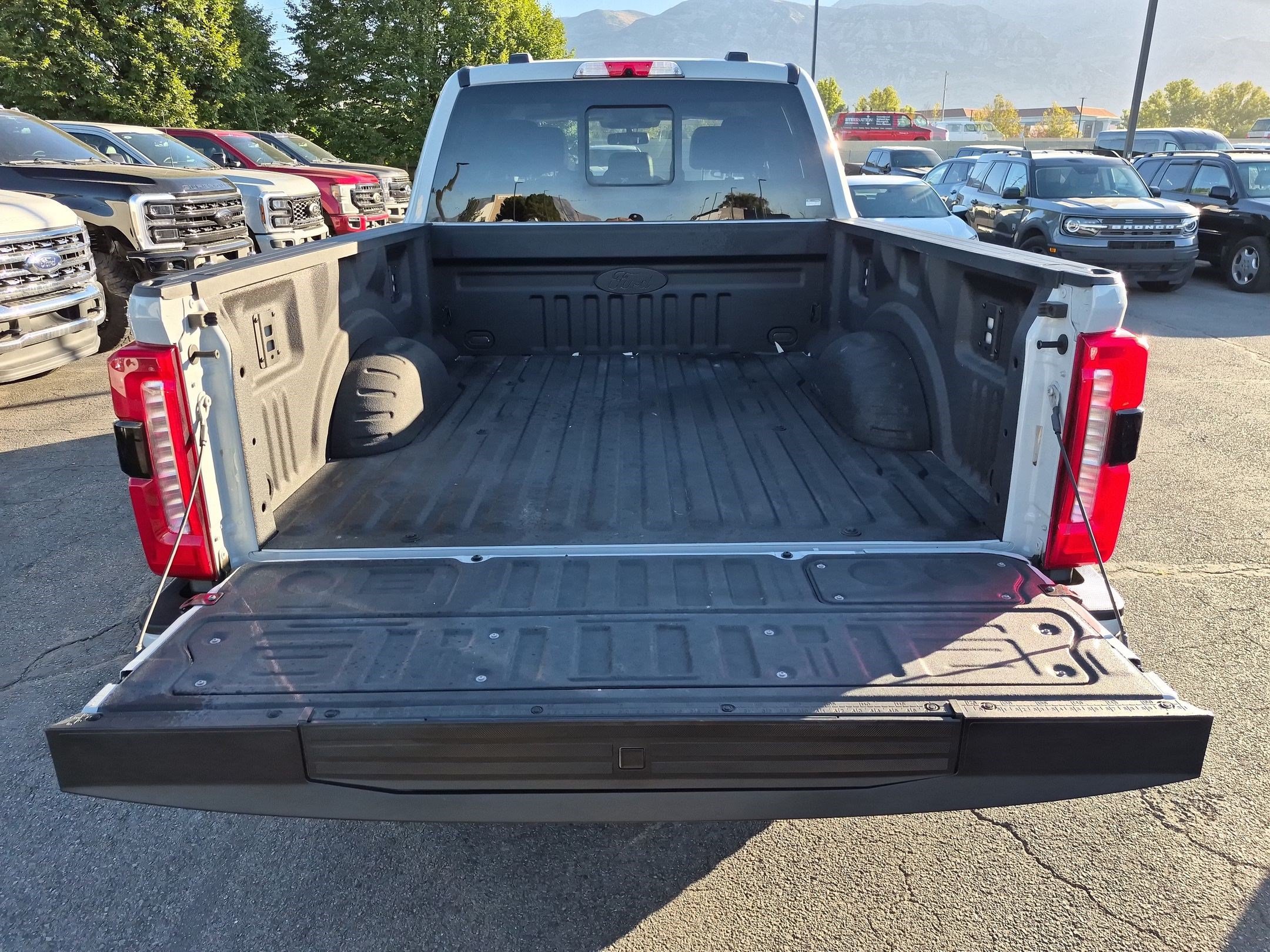 Used 2026 Ford F350 Lariat w/ Black Appearance Package AWD/4WD image 33