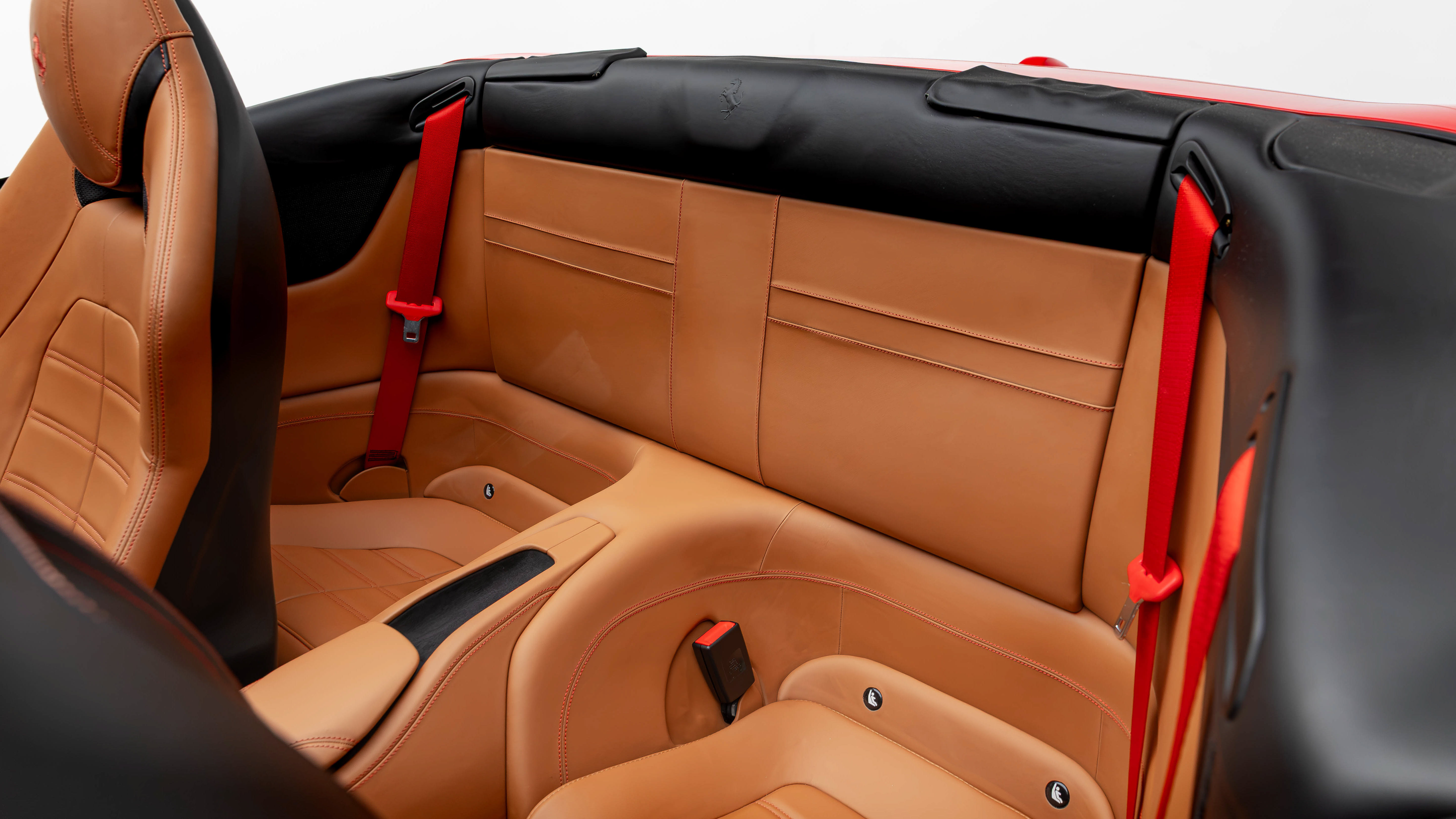 Certified 2016 Ferrari California T RWD image 19