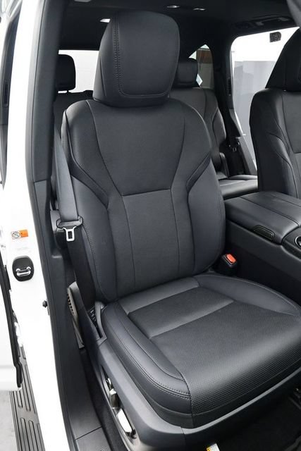 Used 2025 Lexus LX 700h Overtrail AWD/4WD image 17