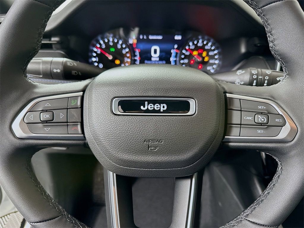 New 2026 Jeep Compass Latitude image 13