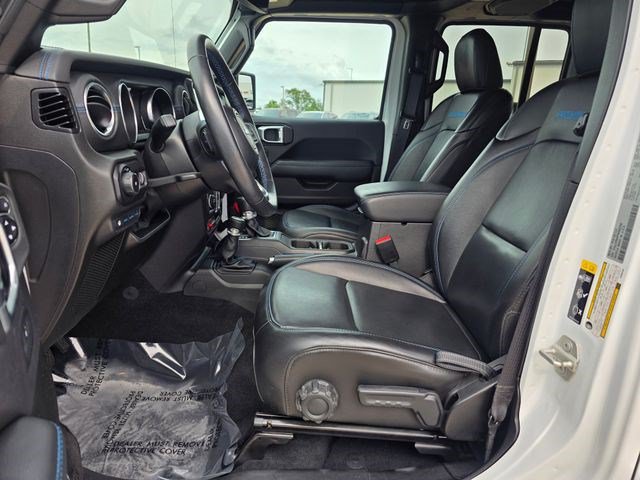 Used 2023 Jeep Wrangler Unlimited Rubicon 4xe w/ Cold Weather Group AWD/4WD image 28
